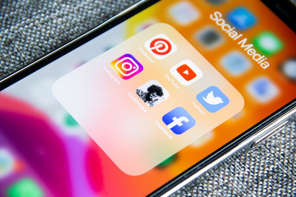 Social media marketing kit visuals